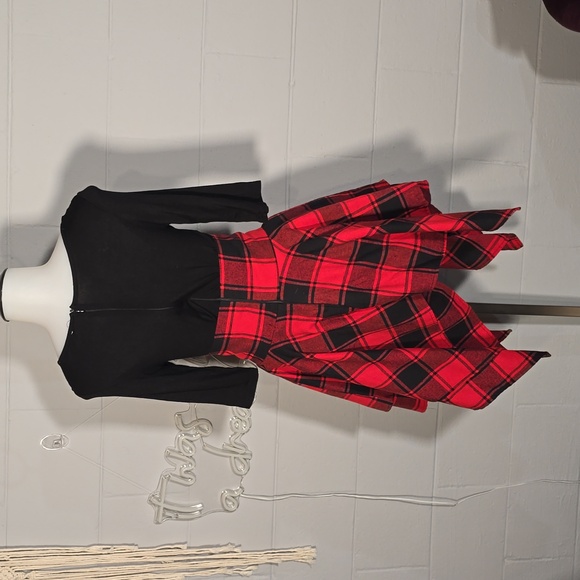 Red and black plaid dress - Picture 4 of 7